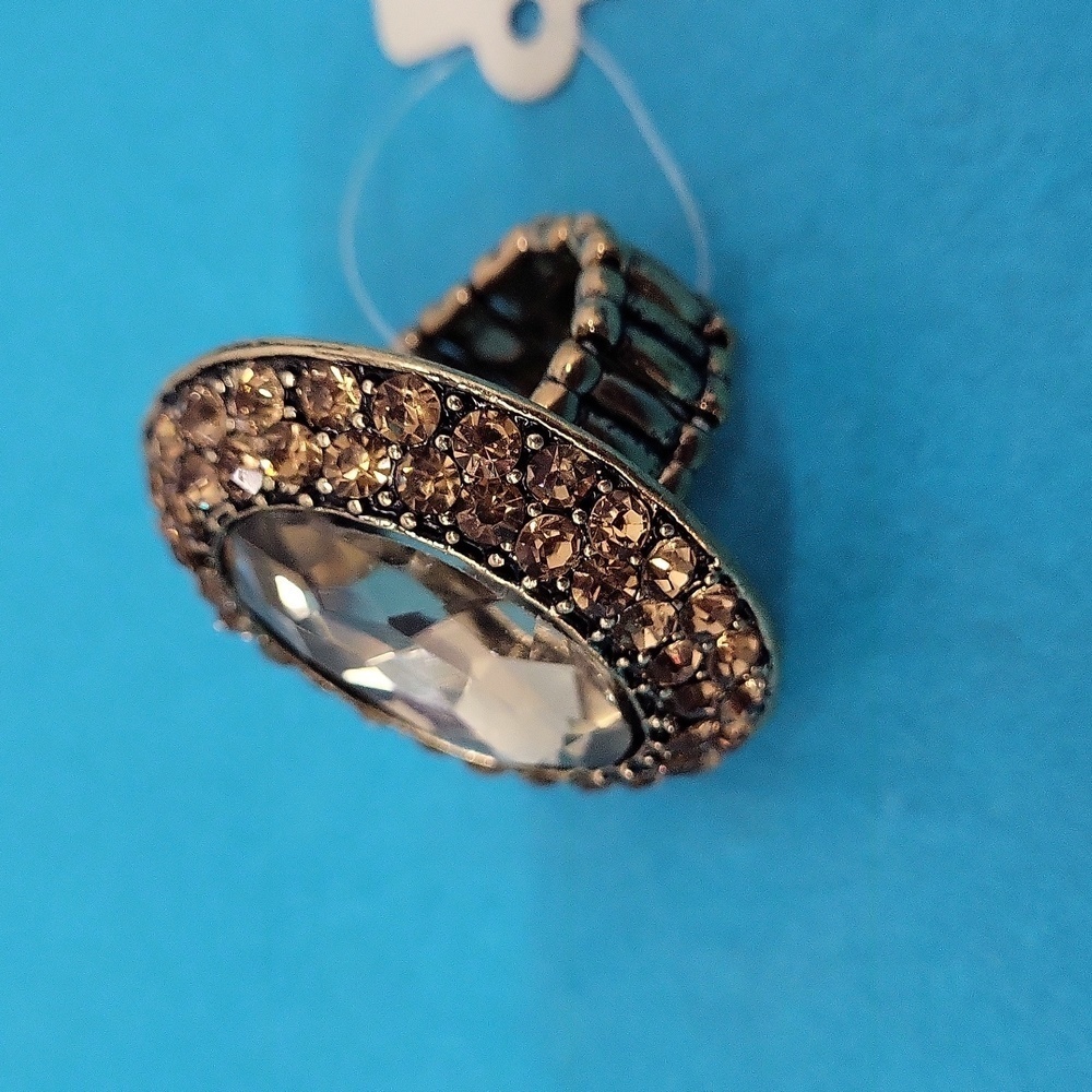 NWT Ole Embellished Rhinestone Statement Ring - Picture 2 of 8